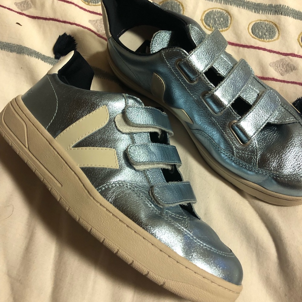 VEJA V-12 Metallic Powder Blue Velcro Sneaker